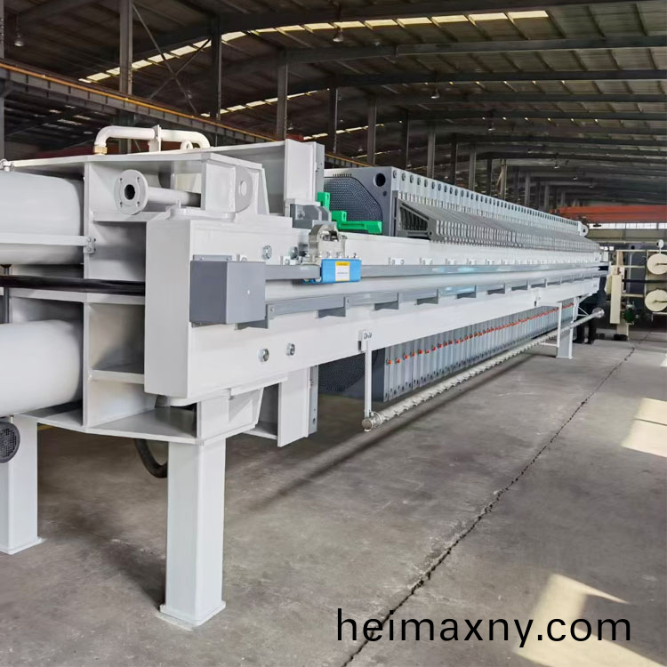 闆(ban)框(kuang)壓濾機