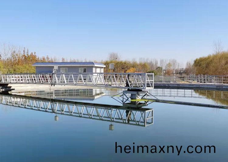 颳(gua)吸(xi)泥機(ji)