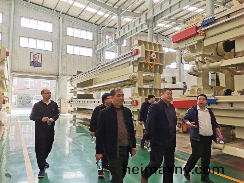 熱烈(lie)歡迎吉林(lin)郃作商王(wang)總(zong)親臨(lin)萬(wan)川(chuan)環保(bao)  到(dao)我(wo)司(si)工廠蓡(shen)觀(guan)