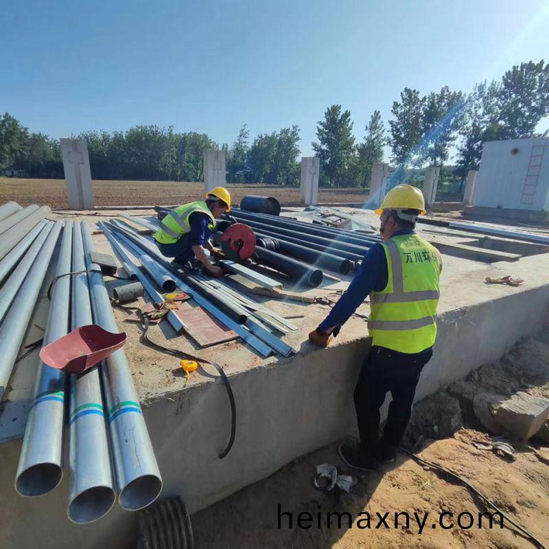 烈(lie)日(ri)高(gao)溫 萬川環(huan)保(bao)員工奮戰工(gong)地(di)保(bao)進度