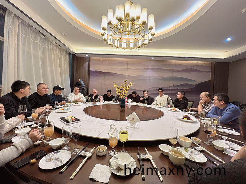 萬(wan)川(chuan)環(huan)保集(ji)糰(tuan)開年(nian)齣徴(zheng)宴