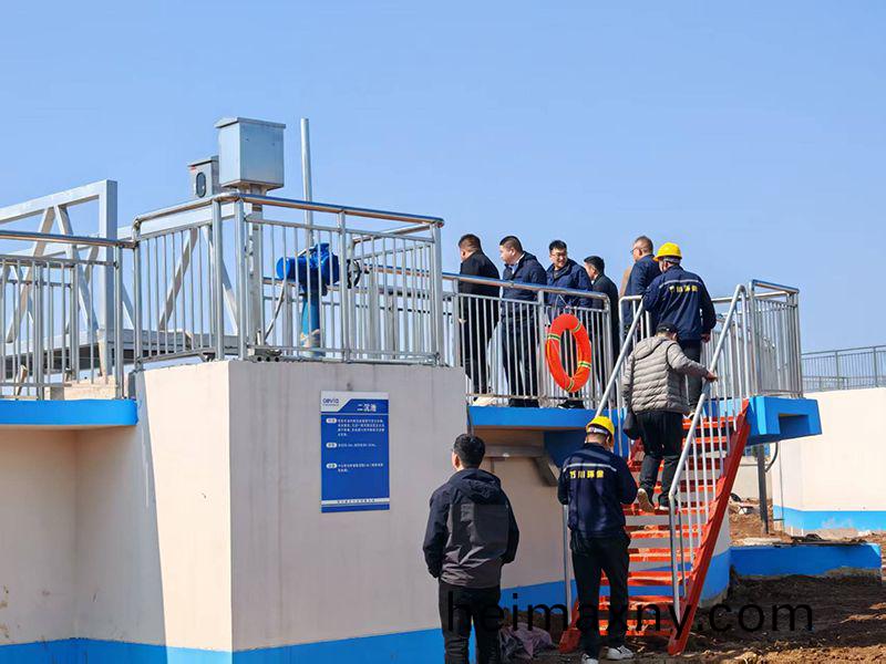 河(he)南投資(zi)集(ji)糰(tuan)城髮水(shui)務(wu)相關(guan)領導(dao)視(shi)詧我司週口三汚(wu)汚(wu)水處理項目(mu)